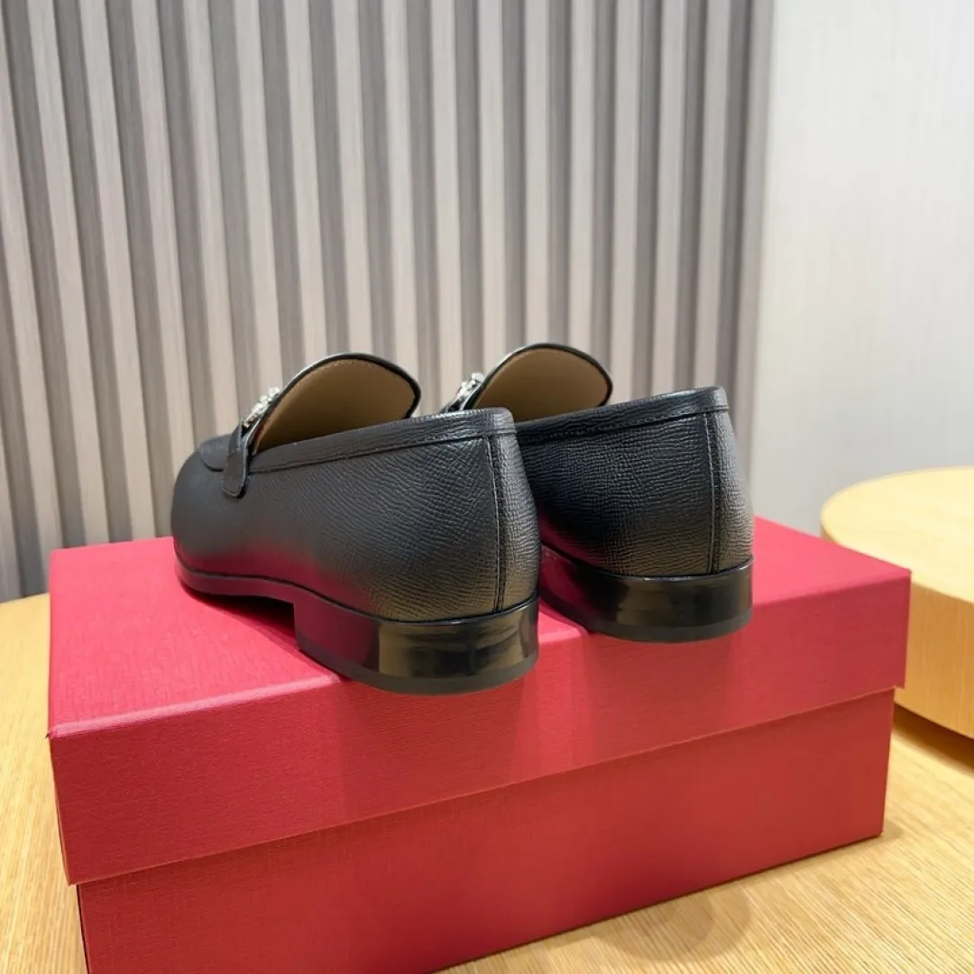 Men's Men's Shoes💰P640💰🔥《Ferragamo》👏Latest • High-end top brand luxury ~ purchasing agency, top quality ~. New fashionable business men's shoes🔜The uppers are made of original open-edge beaded cowhide➕cowhide·lining, with fine workmanship. The original stylish and soft combination wear-resistant and non-slip outsole is light and comfortable on the feet. The real thing looks better in real photos. Size: 38--44